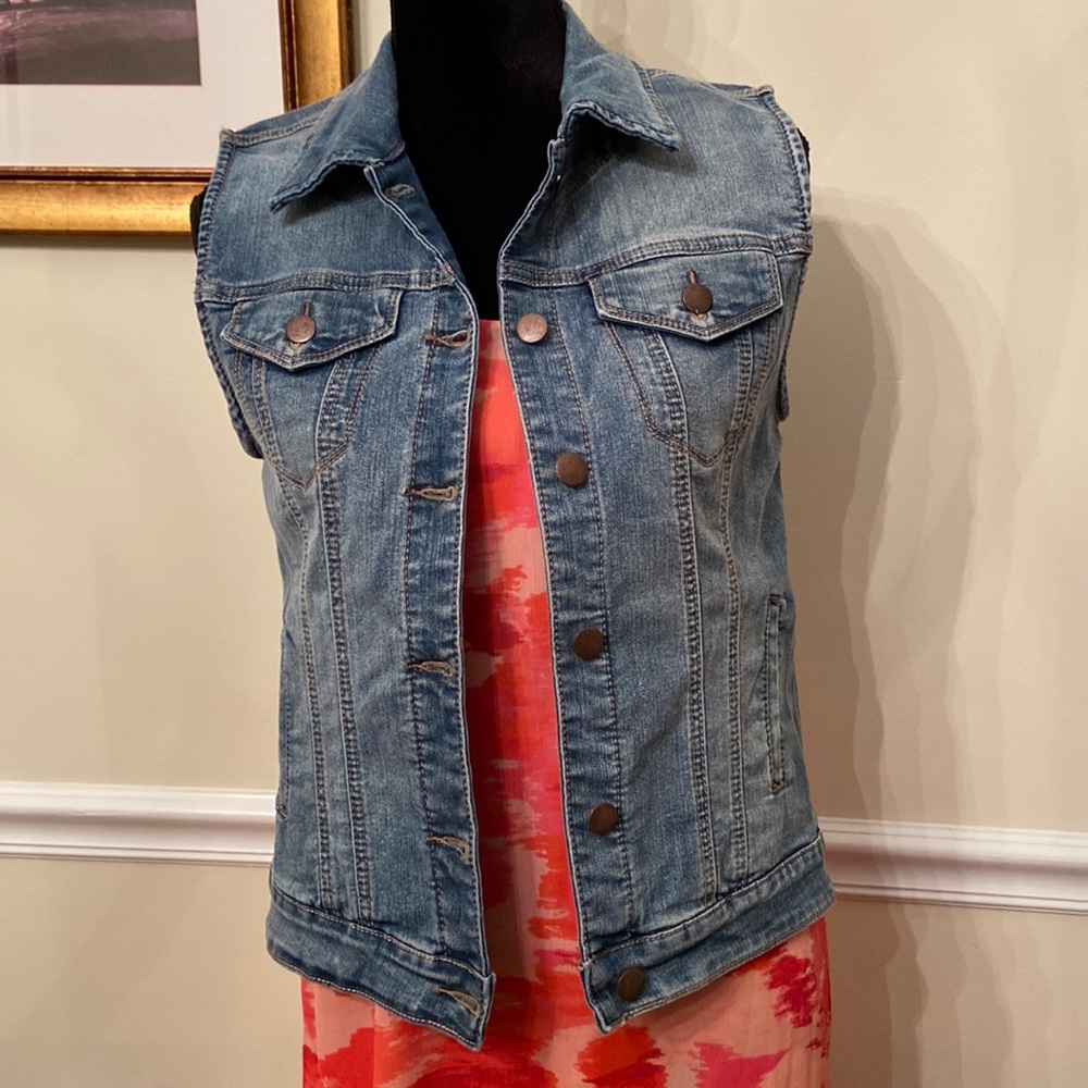 Washed blue denim vest